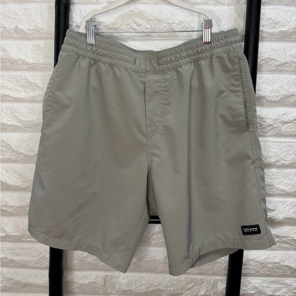 Volcom Light Gray Elastic Waist Pull-On Shorts
